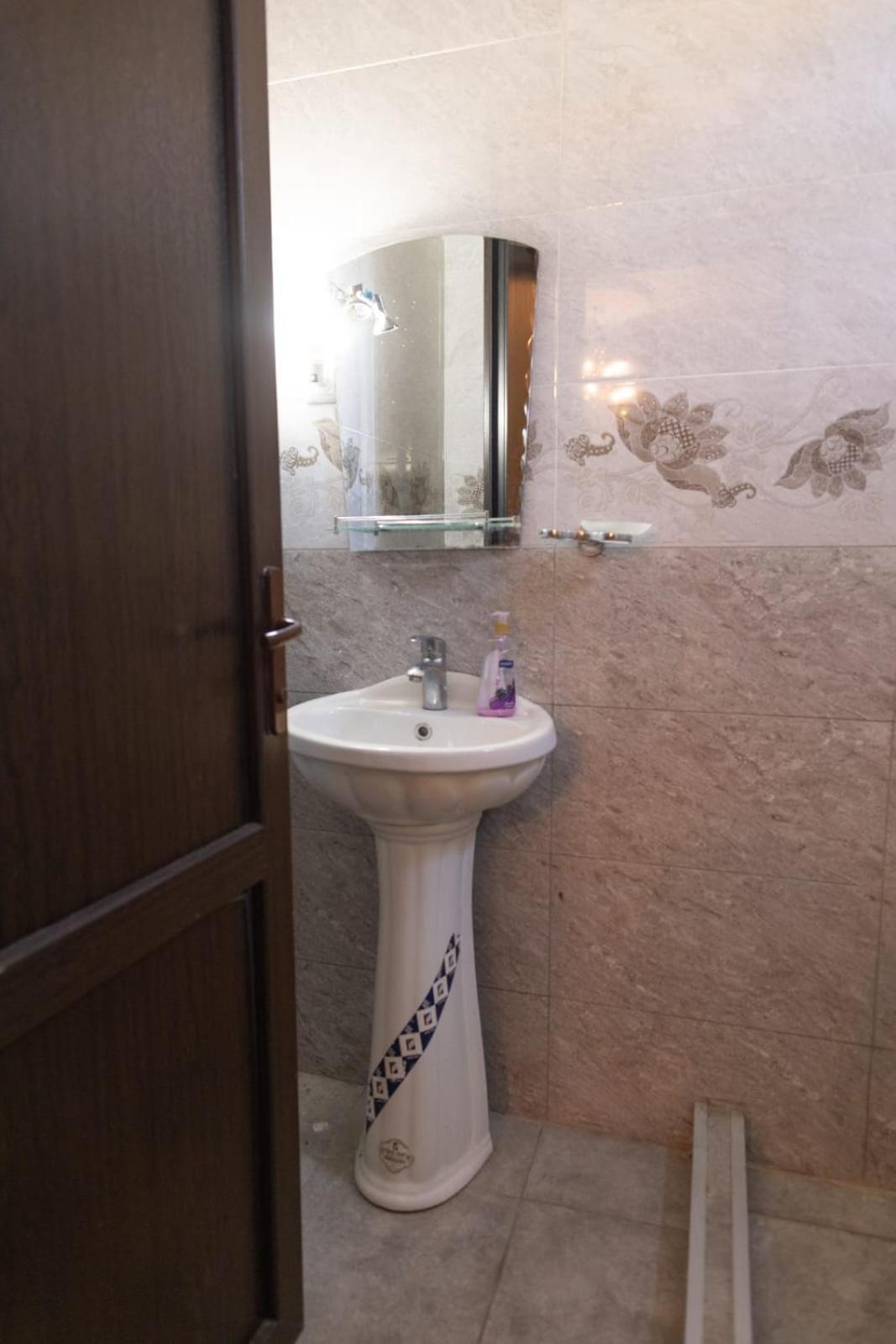 Wine House Hotel Tbilisi Exterior photo